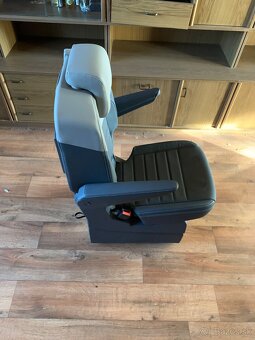 NOVÉ Kožené sedadlo VW Multivan T7 v Top Stavu - 2