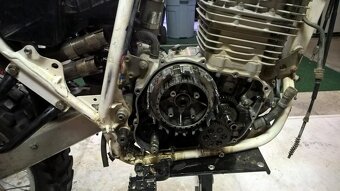 Rozpredám Honda xr 600 - 2