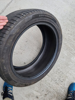 predam 1ks pneu225/45r17 nexen 8mm rok 2022 - 2