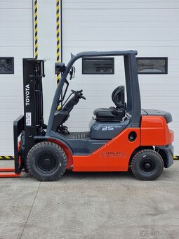 VZV Toyota 02-FD25, 2500kg, otoč, pozicionér, dizel - 2