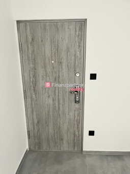 Znížená Cena (F141-113-REMa) 3-izbový byt mesto Dunajská St - 2