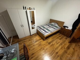 Ponúkam na prenájom veľkú, peknú izbu - 2