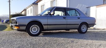 BMW E28 524D - 2