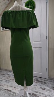 Zelené šaty s volánom - 2