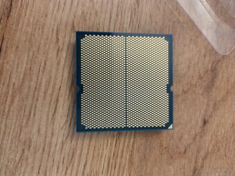 AMD Ryzen 7 9700X - 2