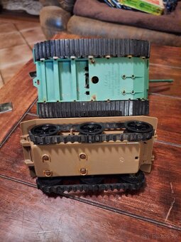 Starý tank ites,transportér igra - 2