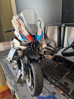 Lego Technic 42130 BMW M 1000 RR - 2