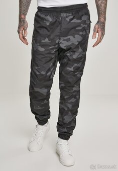 Nové tepláky Camo Track Pants darkcamo veľkosť 2XL - 2