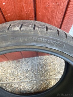 Predám 2KS letné pneu Nokian Powerproof 1, 225/35 R19 - 2