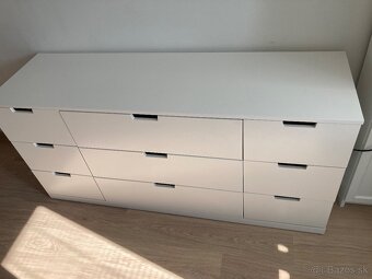 Komoda NORDLI 9 zasuviek - 2