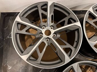 Orig Porsche Taycan Cross Turismo r21 9J1601025AL - 2