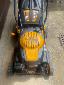 Multifunkčná kosačka Riwall PRO RPM 4735 4v1 s pojazdom - 2