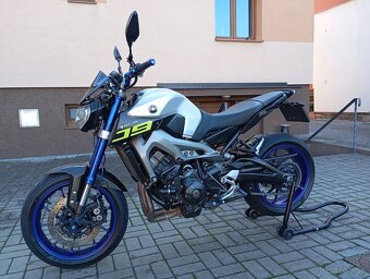 Yamaha MT 09 - 2