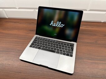 MacBook Pro 13” 2018 i5 500GB Space Gray - 2