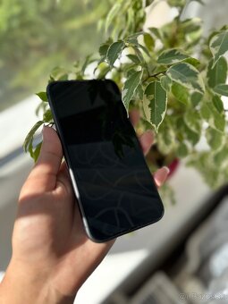 iPhone 11 64GB - 2