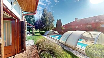 Pokojné bývanie neďaleko Bratislavy – priestranný dom s veľk - 2