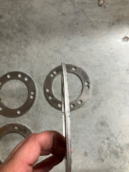 Rozširovacie podložky 5mm rozteč 5x139,7 - 2