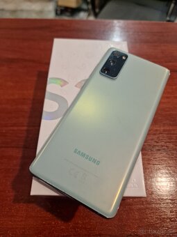 Samsung Galaxy S20 Fe - 2