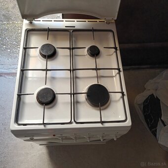 Predám kombinovaný sporák Gorenje. Plynové horáky + elektric - 2