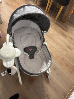 TINY LOVE MULTIFUNKČNÉ LEHÁTKO HOJDAČKA S KARUZELKOU - 2