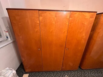 Starožitné staré masívne skrine - 2