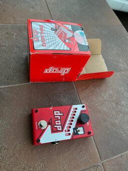 Digitech Drop, na gitaru aj basu - 2