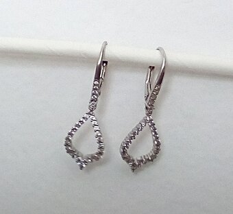 STRIEBORNÉ NÁUŠNICE - 2