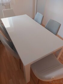 Jedalensky stol leskly biely - 2