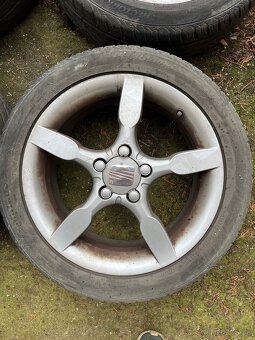 Predám R17 originál Seat - 2