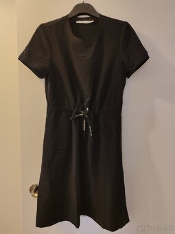 Predam 4 cierne saty.Mango,Zara, Calvin klein spolu za 30€ - 2