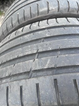 Letné pneu 2ks 235/40 r19 - 2