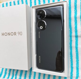 Predám smartfón Honor 90 - 2