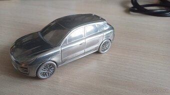 Porsche Macan Turbo Limited Edition Model Solid Metal 1:43 - 2