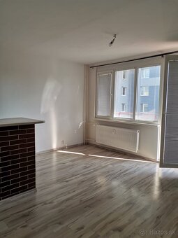 Prenajmem 2izbovy byt vo Vrbovom - 2