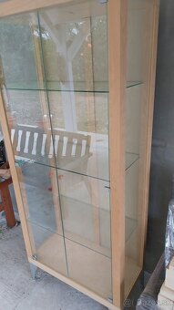 Sklenená vitrína - 2