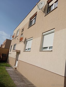 NOVÉ ZAMKY  - 3 Izbový byt s garážou a záhradou na predaj - 2