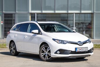Toyota Auris Touring Sports - 2