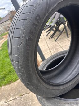 Letne pneu 235/45 r18 - 2