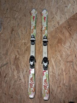 Lyže Rossignol 130 CM a lyžiarky Atomic - 2
