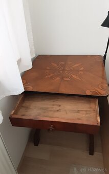 Menší písací stolík - 2