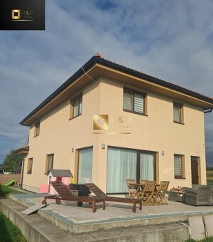 Na predaj 2 - dvoj podlažný rodinný dom - Chrastné - 2