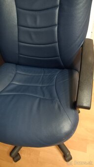 Predám modré kancelárske kreslo - 2