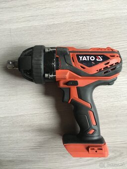 Rázový uťahoák Yato YT-82804 - 2