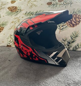 Prilba na motorku - 2