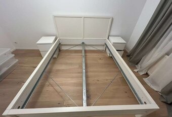 Posteľ+2 nočné stolíky - 2