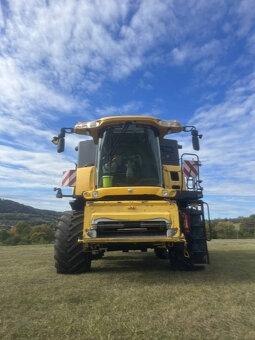 Kombajn New Holland CX8070 SL s vario žac. lištou - 2