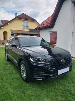 Volkswagen Touareg - 2