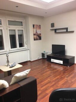 Nad štandardne veľký byt v centre Bratislavy na prenájom - 2