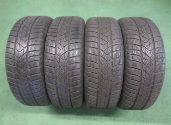 R17 Zimná sada VW GOLF 8 rozteč 5x112 205/50R17 PIRELLI - 2