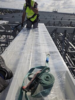 Hľadáme štyroch montérov na trapézové strechy - 2